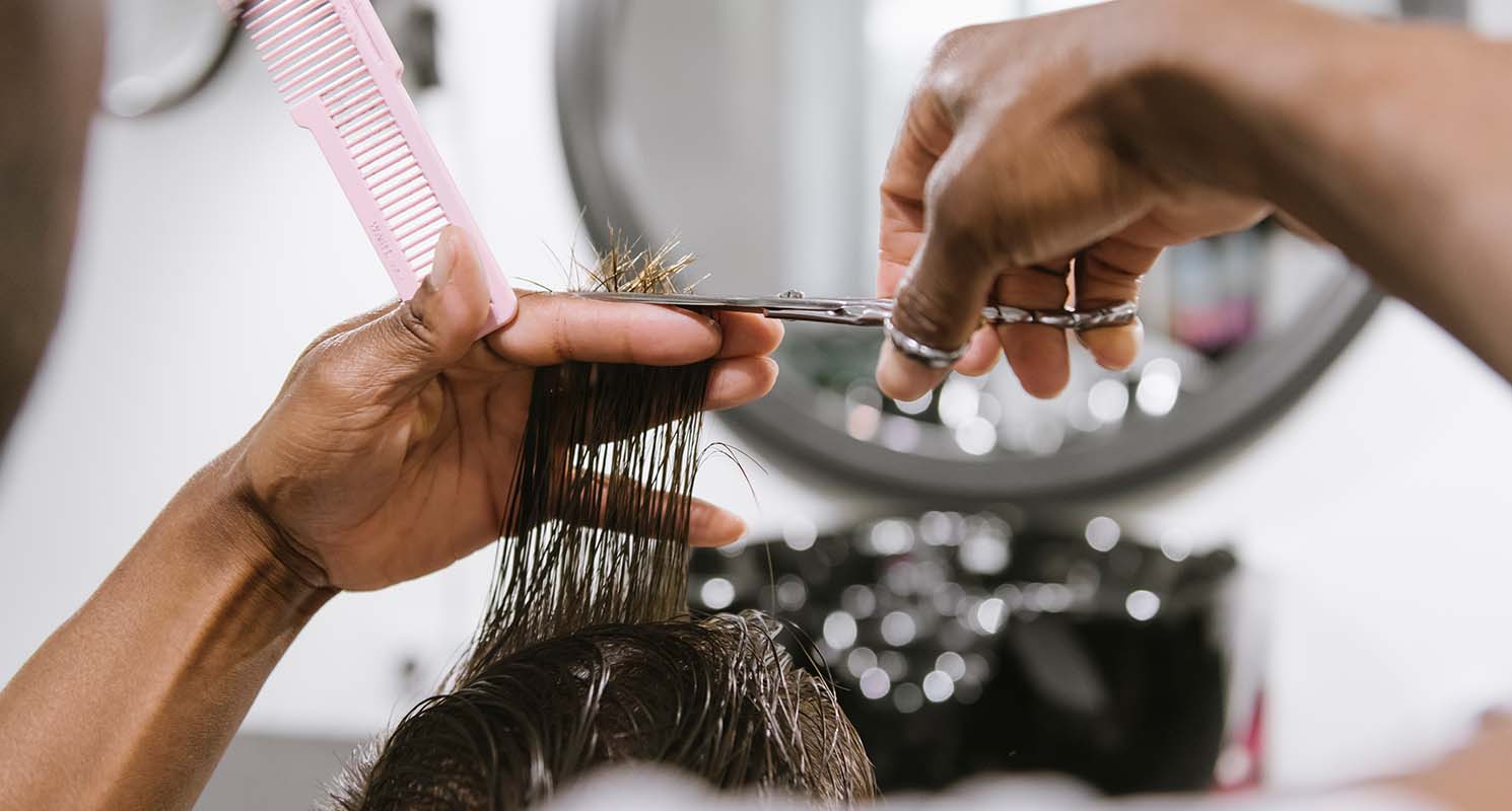 Färbe deine Haare zu Hause